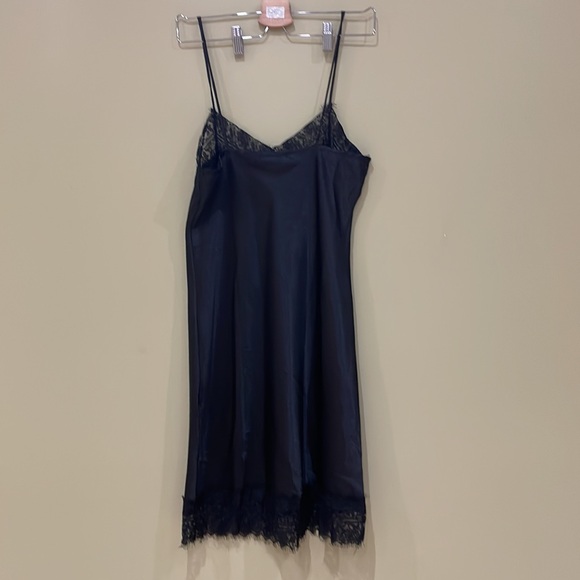 FASHION NOVA Dress 🖤 - Picture 5 of 6